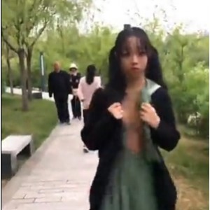 哔哩哔哩《浆果儿》露出公园，超市，骑车，问路