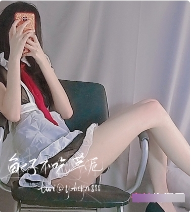 精选腿款！推特网红鱼子不吃芋泥小姐姐女仆装扮大长腿欣赏