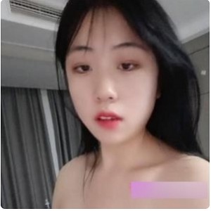 奇妙独家：直播敢露敢做的00后超级胸