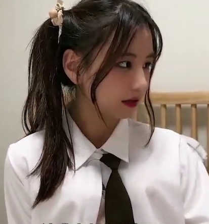 杏吧阿雅:自行打包的开放黑丝妹妹视频