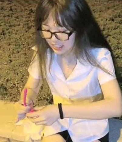 橙橙小妹子户外指教推特商品