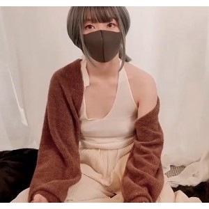 网红少女HongKongDoll玩偶姐姐：情侣扑克游戏1V813M