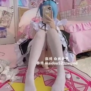 林于超放飞自我:私拍视频揭秘拥抱亲吻与猛踢头部行为
