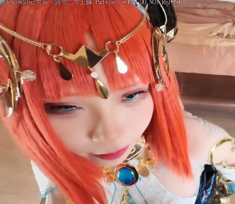 Tokar妮露COS完整版:用脚用嘴进入