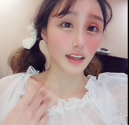 美貌与身材完美结合,用嘴展现独特魅力,5V-544M短视频精选