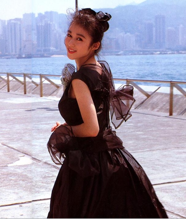 港风美女青山知可子：90年代乐趣自行打包