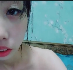 胖哥艳福不浅:00后双胞胎姐妹花2V+1.5G百度盘