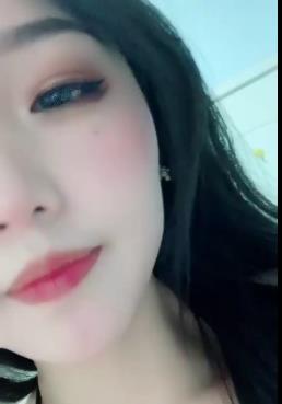5月校园女神鲍鲍身材曝光,羊脂膏玉般完美S身型,下载观看惊艳颜值!