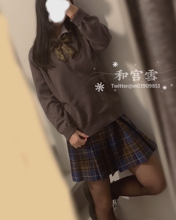 某推最火爆口味重绝版浮力姬宫雪:双洞风油精自虐有尺度视频全集3.86G