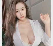 粉丝们继续为她疯狂打call!
