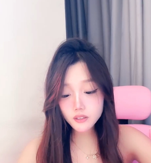 董小姐高颜值热舞视频合集,22G大礼包,百度ED2K下载!