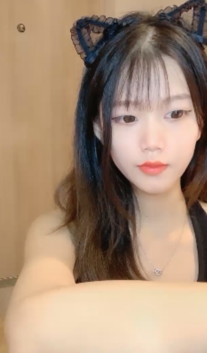 热舞女神葡萄妹妹震撼登场!13v9.1g视频火爆网络收藏115