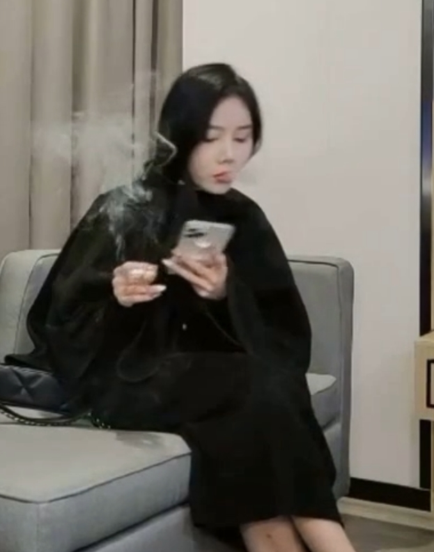 步宾和小宝约都到同一个优质女,一个差点打了,一个在享受【1/802MB】【百度云】