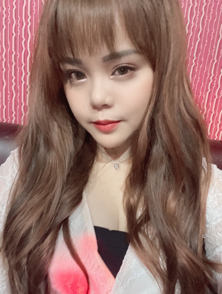 以更全面地了解这对情侣的生活,同时也引发了对yin+si保护的思考。整理这些视频,可以更好地保存和管理这些珍贵的影像资料,方便日后回顾和欣赏。如果您也对这个系列感兴趣,不妨自行打包收藏一下,留存这段珍贵的记忆。