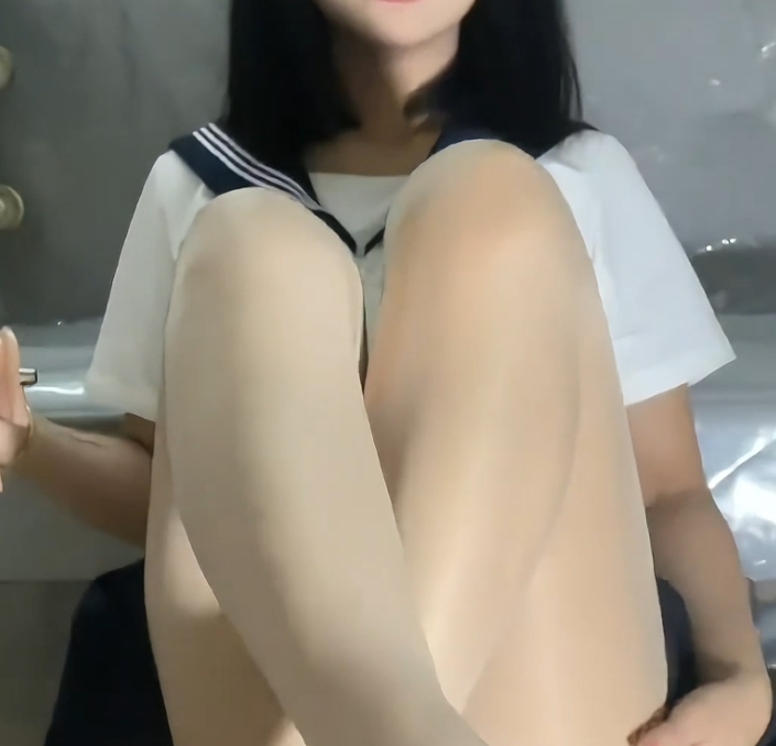 神秘胖臀福利姬KK:170cm65.1kg,新增2v