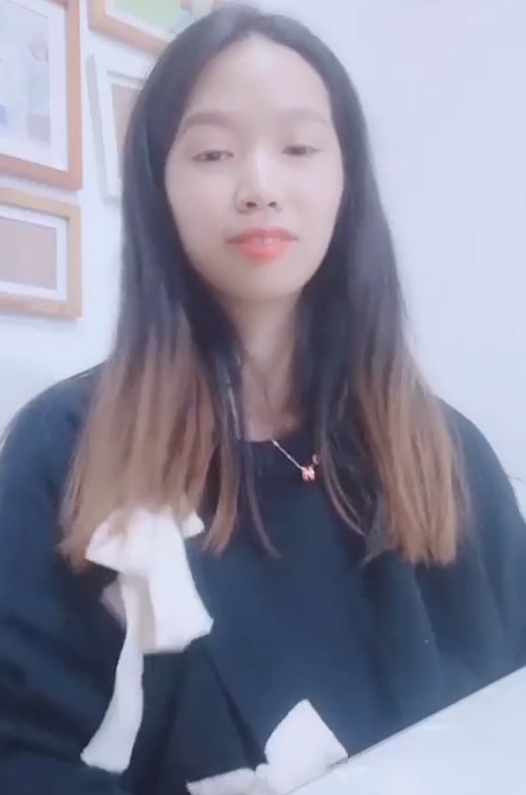 疯狂抖音美女无下限作死展示裤裤97V3.54G,优质薄丝空档