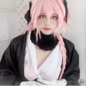 岛国伪娘小合集coser奇怪10G22V抖臀表演