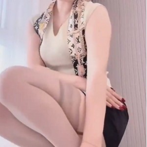 抖音达丽小阿姨居家互动珍藏版14部1G长发撩人
