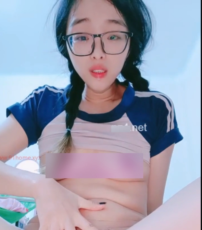玩具视频眼镜妹1部云盘760MB劲爆