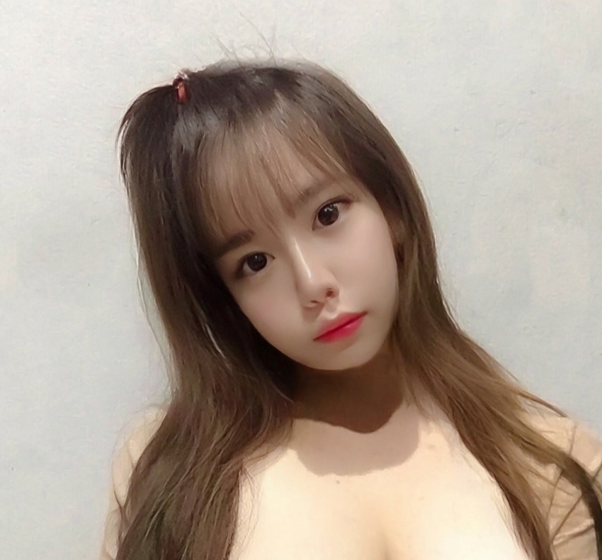 推特玉紫酱yui甜甜起司桃猫七小兔酱护士精选1G优质