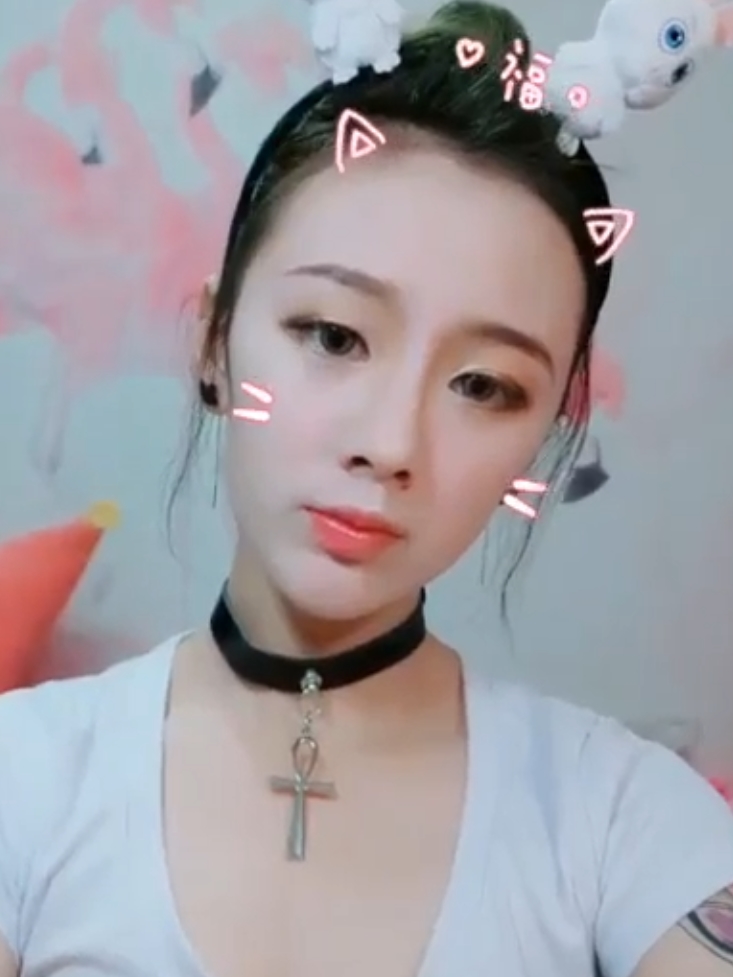 网红七七炸柠檬私人作品230部114G超带感