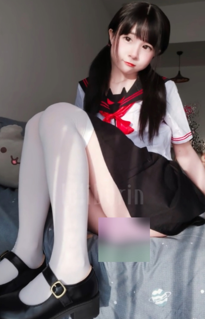 娇小萌妹loliburinof新作合集8V323MB太青涩了