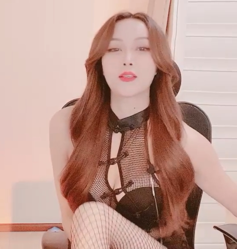 108v155g推特女王ANNVV指教合集稀有震撼资源